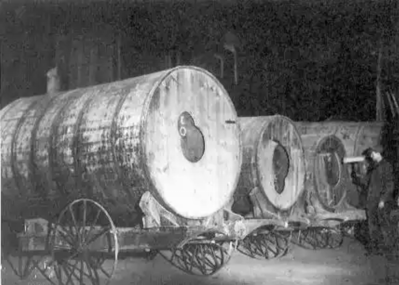 L’intérieur majestueux du Musée d’Orsay, mettant en valeur des sculptures et des peintures impressionnistes et post-impressionnistes, illustrant l’influence profonde de l’art français et l’émotion partagée des richard cocciante titres.